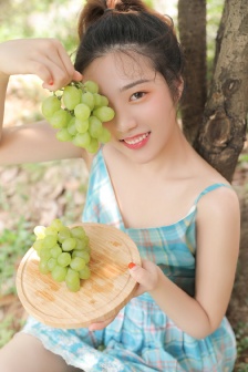 赤裸裸的美奈子